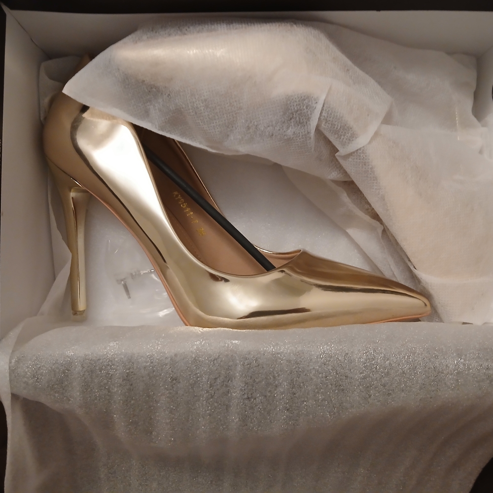 Elegant Gold Stiletto Heels